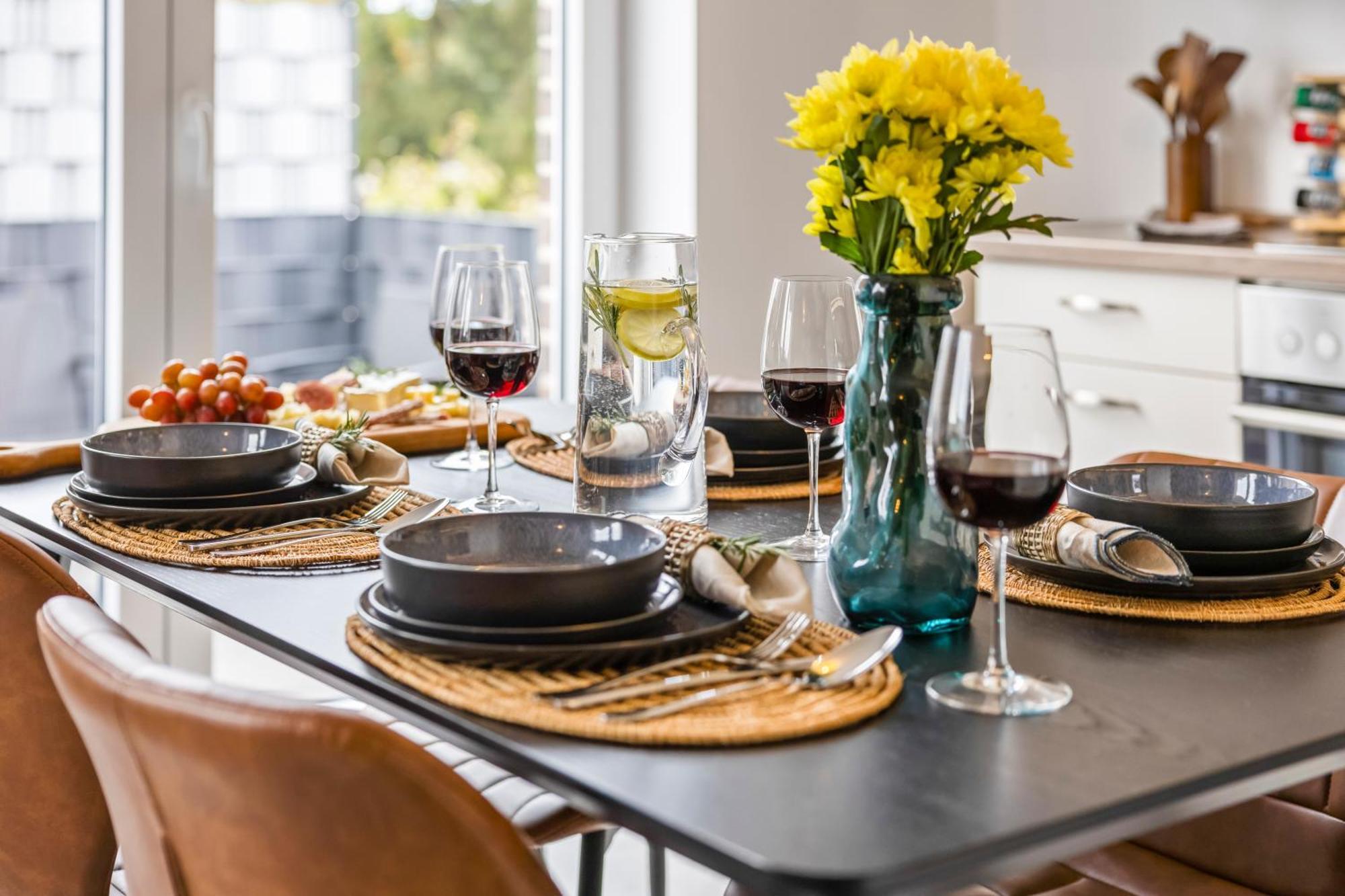 Svyvo - Cozy Serviced Near Cologne & Bonn Apartment *