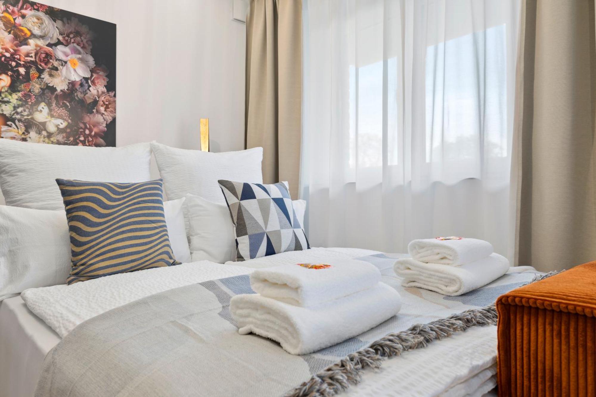 Svyvo - Cozy Serviced Near Cologne & Bonn Apartment *
