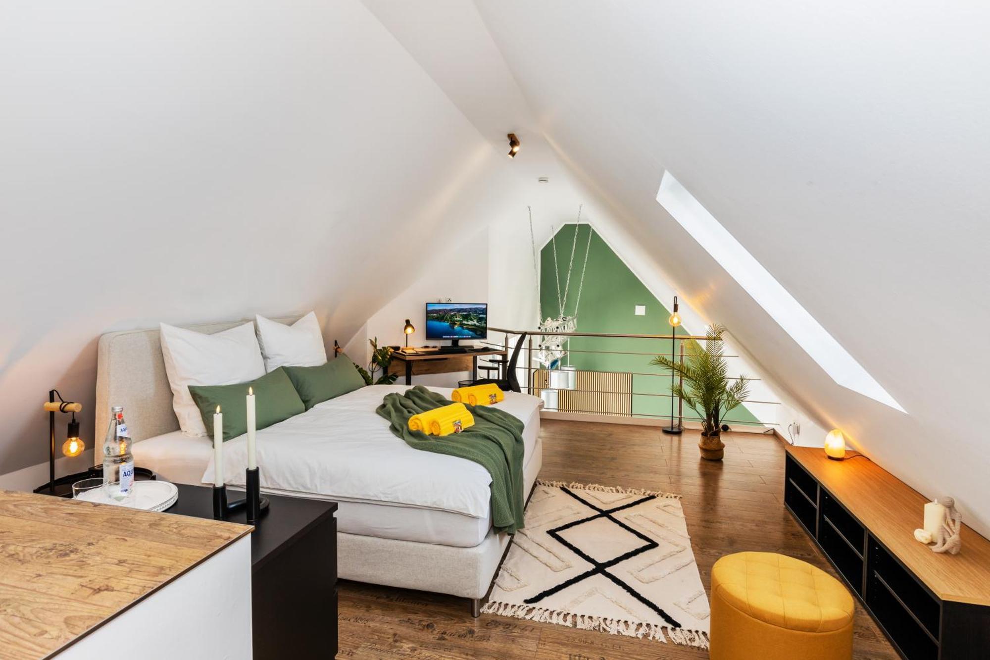 Svyvo - Cozy Serviced Near Cologne & Bonn Apartment